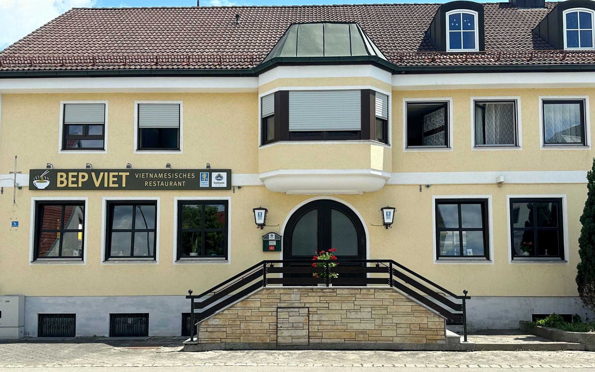 Außenansicht des Bep Viet in Petershausen